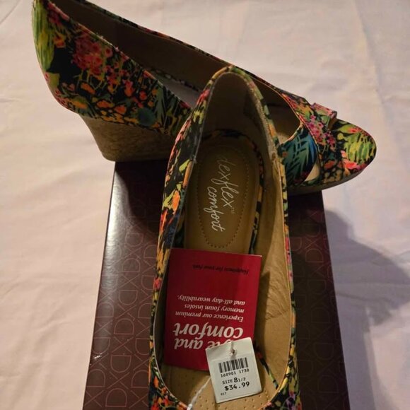 NIB Sz 8.5 Dexflex Comfort Wedges - Picture 1 of 3